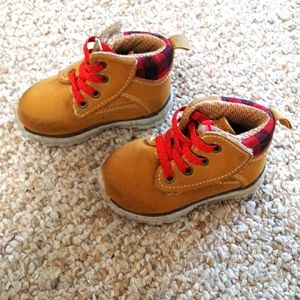 Toddler Timberland style boots bogo kids items 🔥